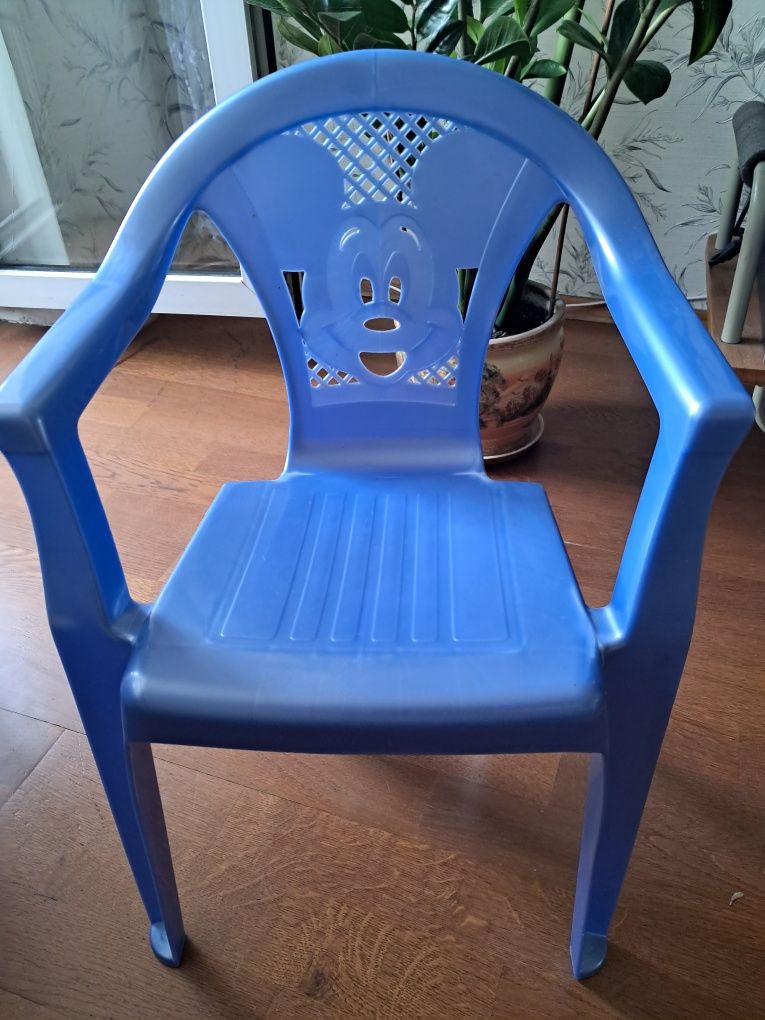 Продам детский стульчик.