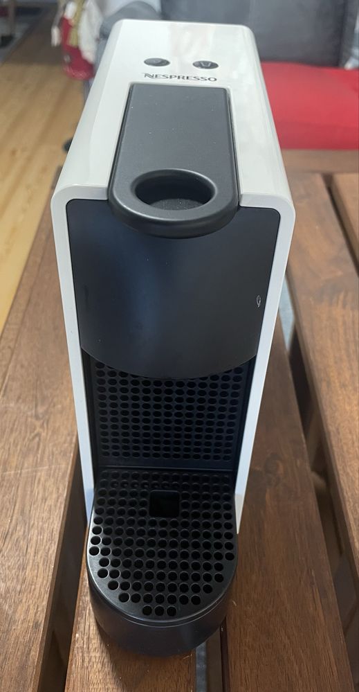 Máquina de café Nespresso com mala, Essenza Mini Nespressso C30