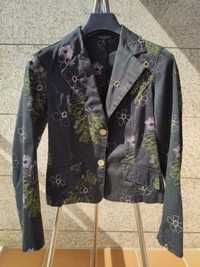 Blazer preto com motivos florais