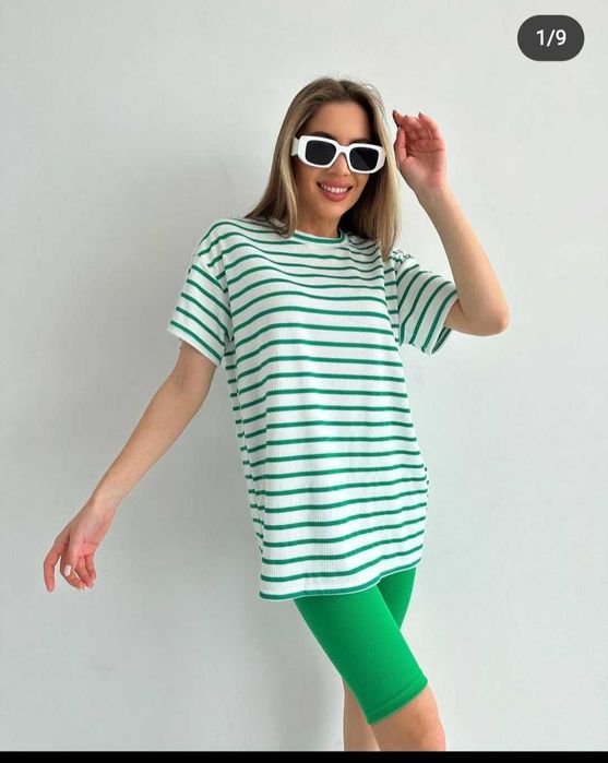 Продам костюм в рубчик. Велосипедки и футболка размер 48-50