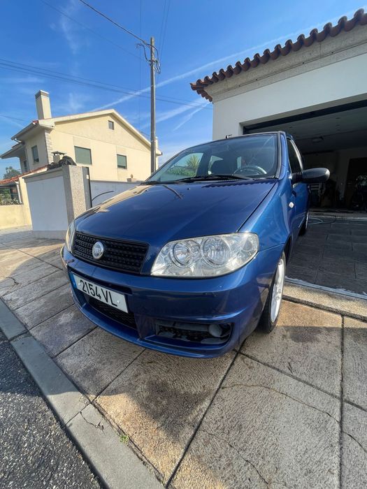 Fiat Punto 1.2 (2003) – Económico e Pronto a Andar