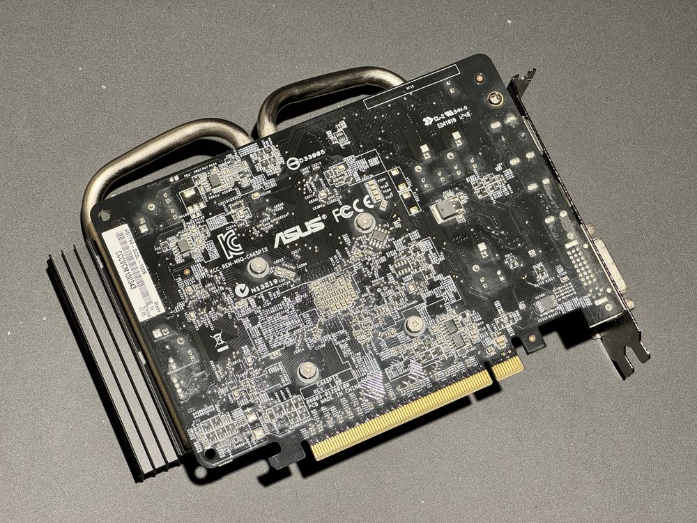 Radeon seria 7000 1GB DDR5 pci-e