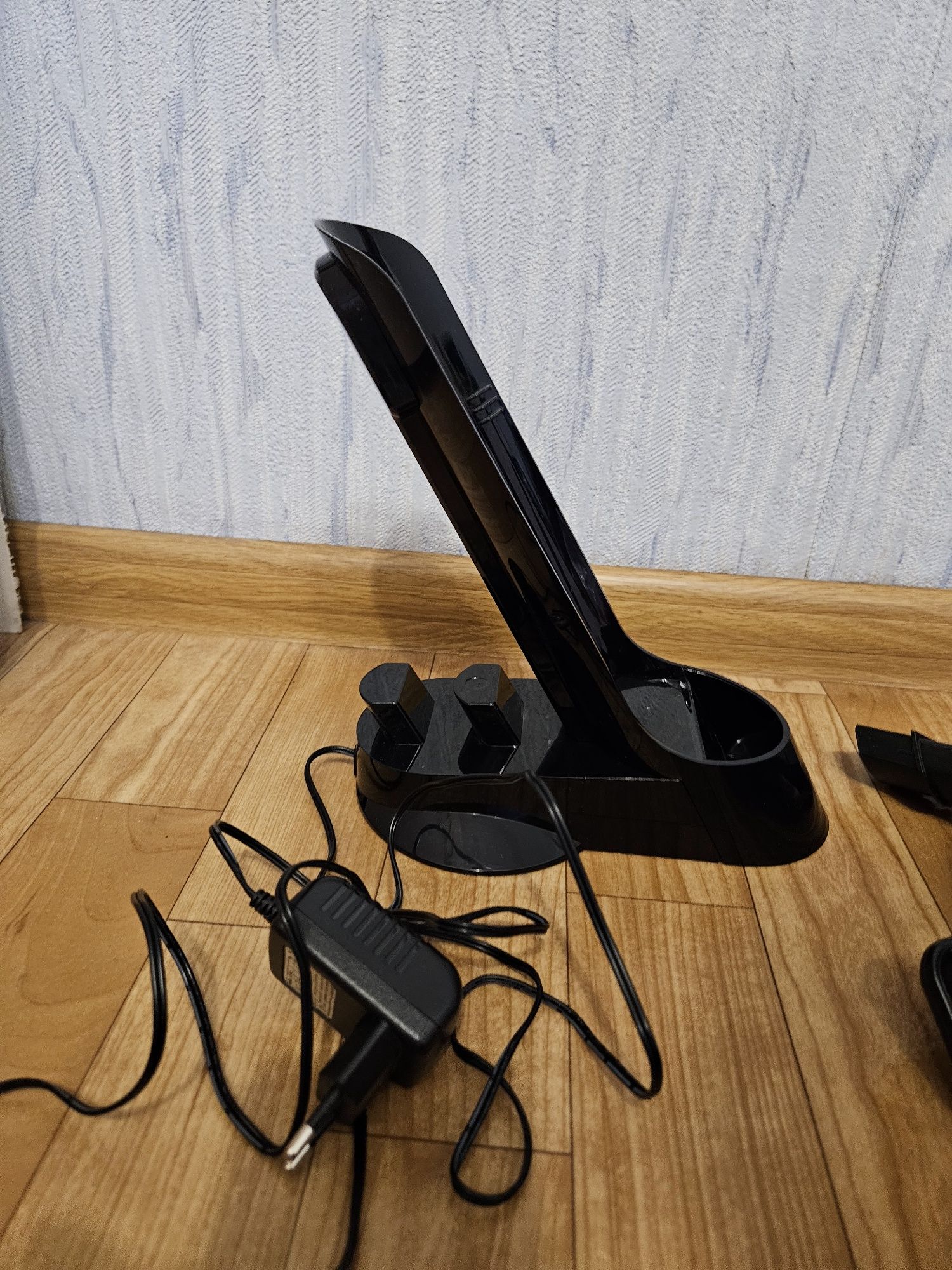 Пилосос ручний для дому або авто  Hisense HVC9401BK