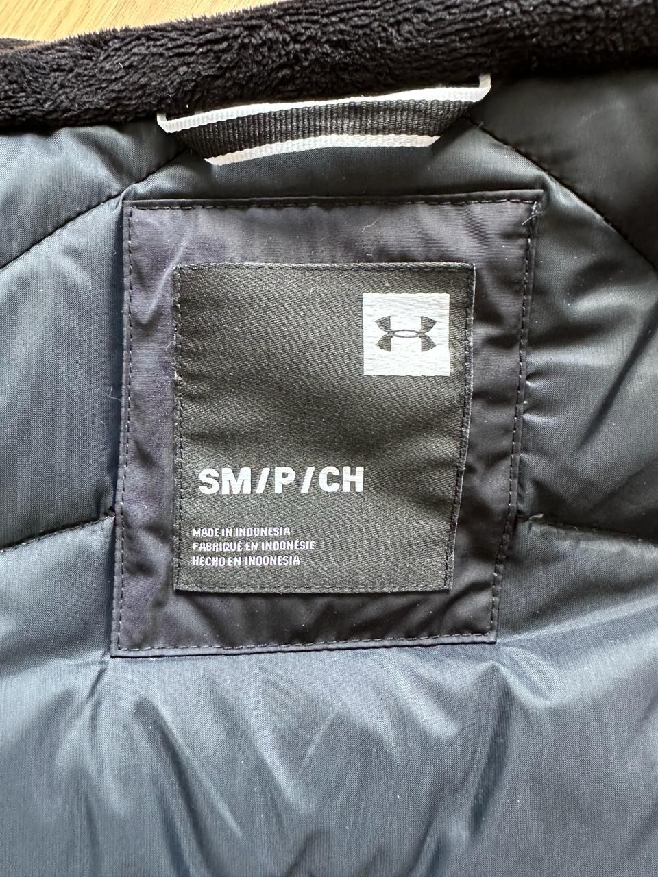 Куртка женская Under armour размер S-M