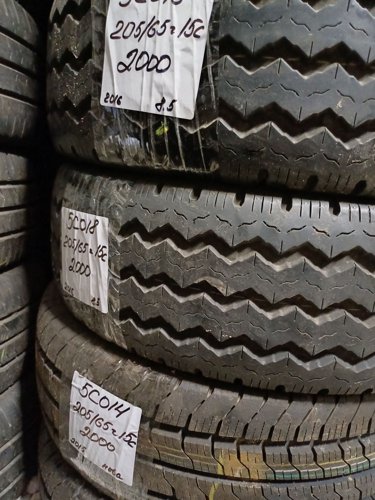 Продам летние шини 205/65 r15 C