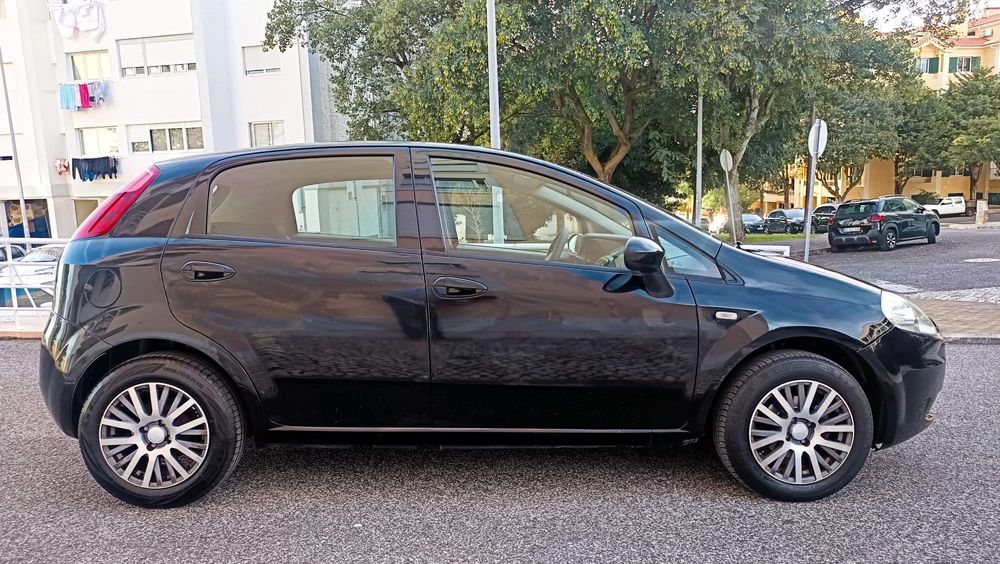 Fiat Punto Hatchback -1.2L Gasolina- 198.000 km