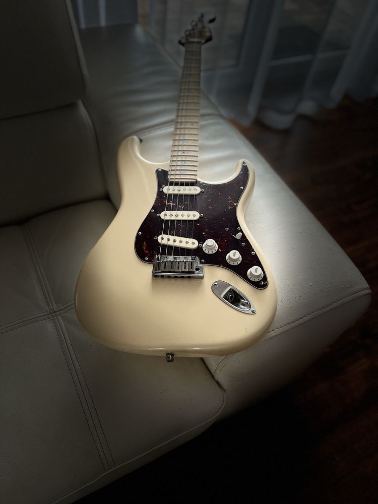 Fender American Deluxe Stratocaster SCN plus Case
