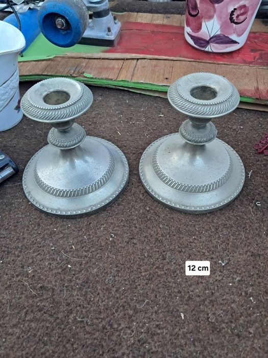 Dois casticais em estanho