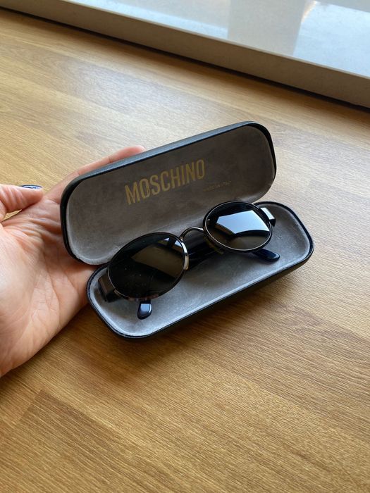 Óculos de sol vintage Moschino