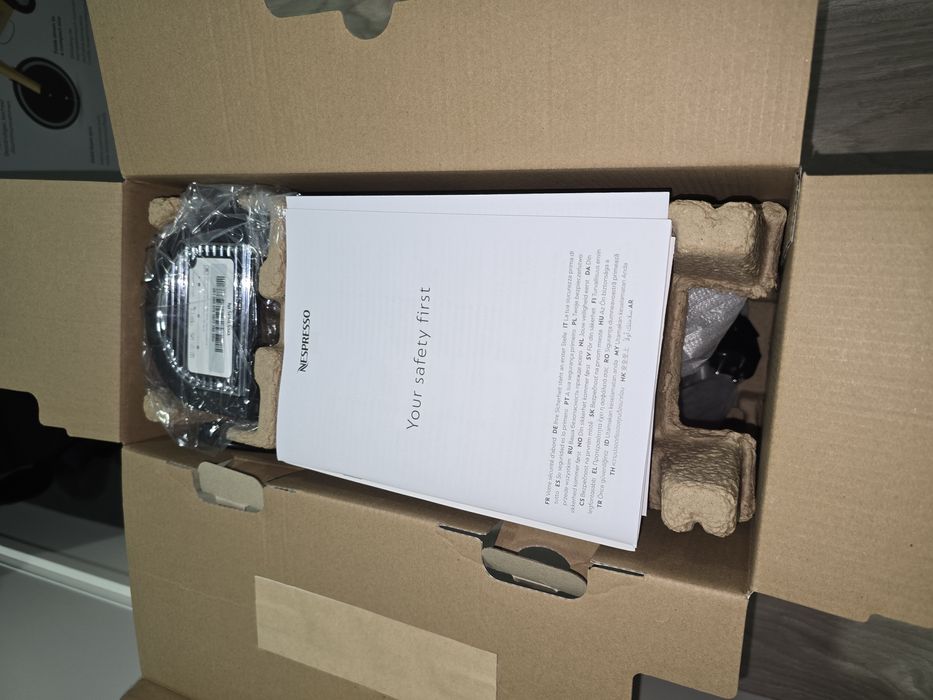 Nespresso CitiZ nova nunca usada