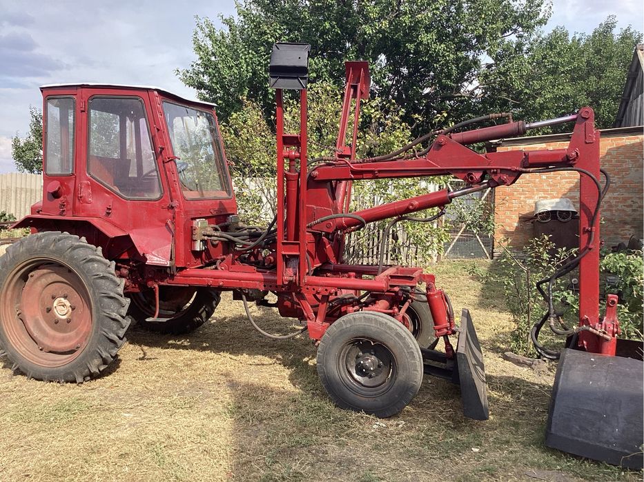 Продам трактор Т-16 та причеп