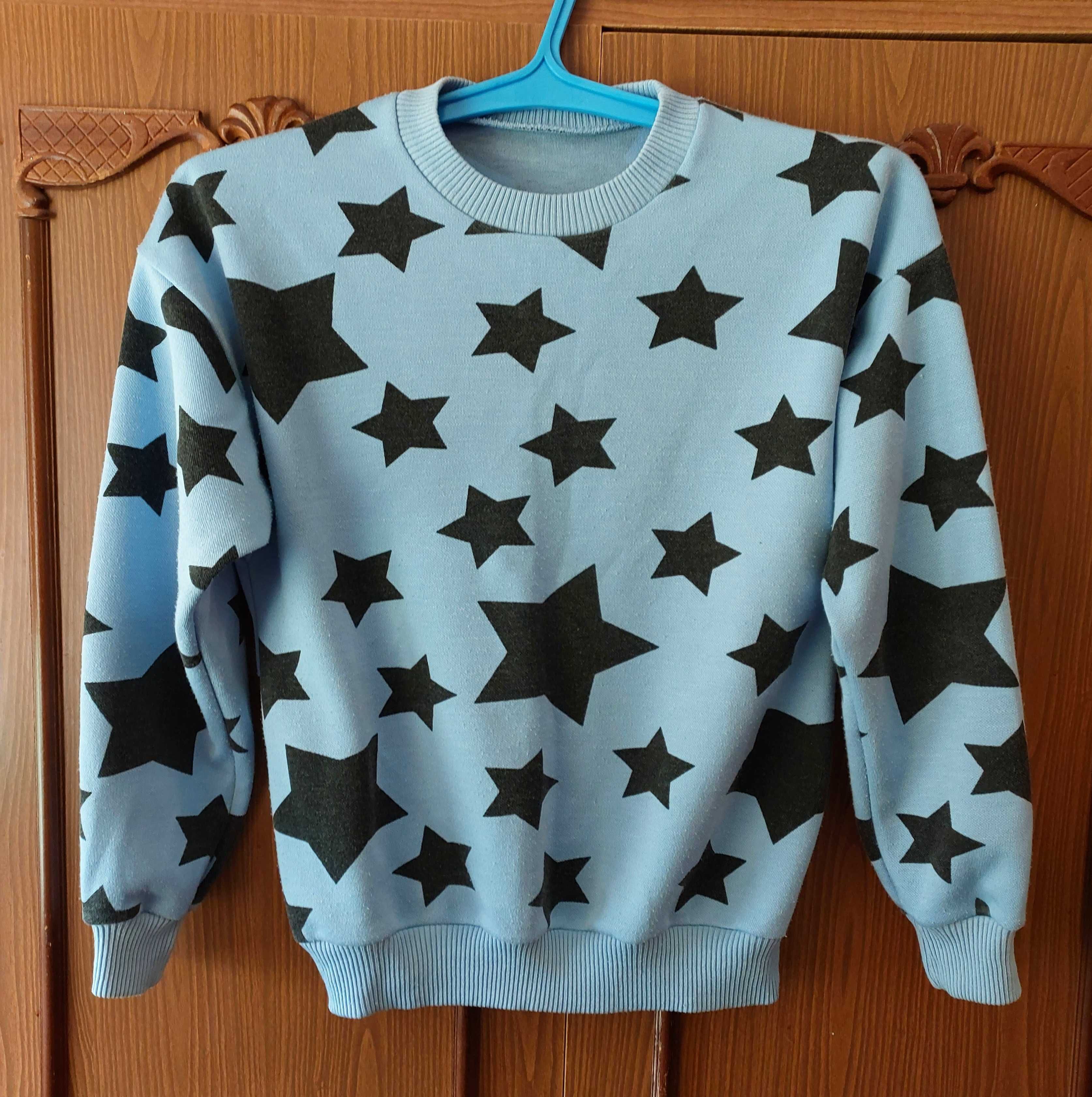 Джемпер голуб цвета с черными звездами   Пуловер женский серого цвета