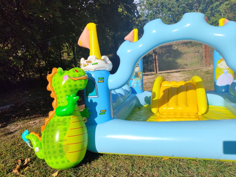 Басейн надувний з гіркою та дракончиком - чудовий подарунок для дитини