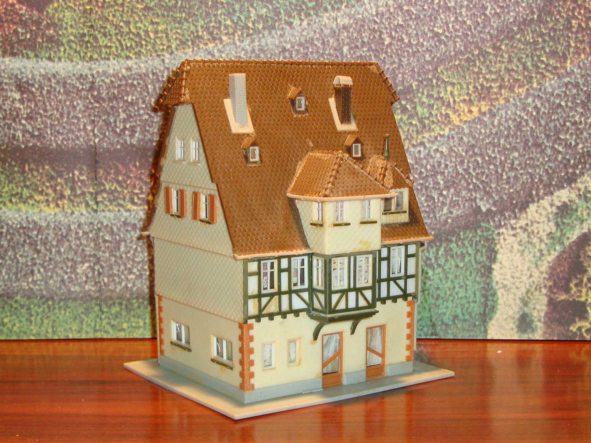 Faller H0 938 - Edifício Habitacional "Tipo Enxaimel" com comercio R/C