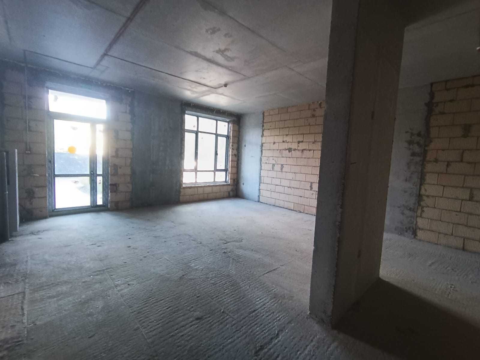 ЖК Голосеевский. Фасадное помещение "Open Space" 52 м2