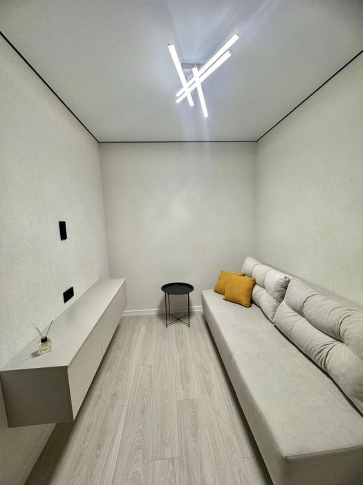 Продам євродвокімнатну квартиру в новобудові Птичка гидропарк