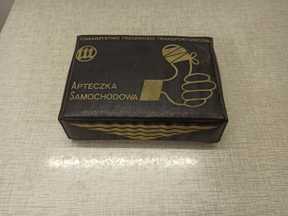 Apteczka samochodowa PRL retro 1989r.