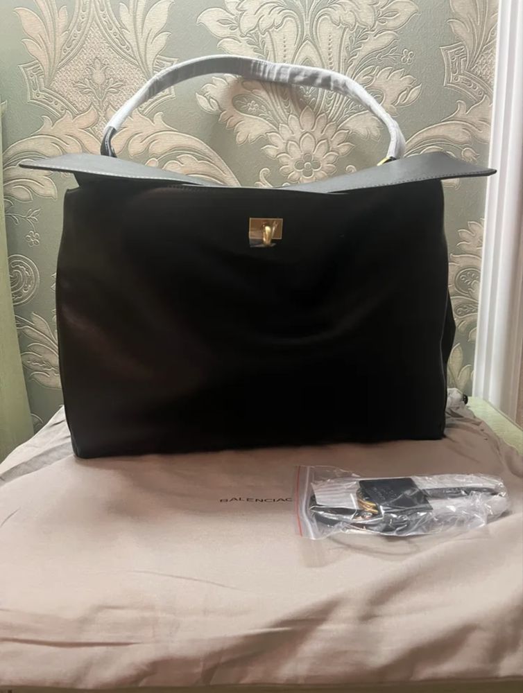 Balenciaga Rodeo Handbag Gold Buckle in Black