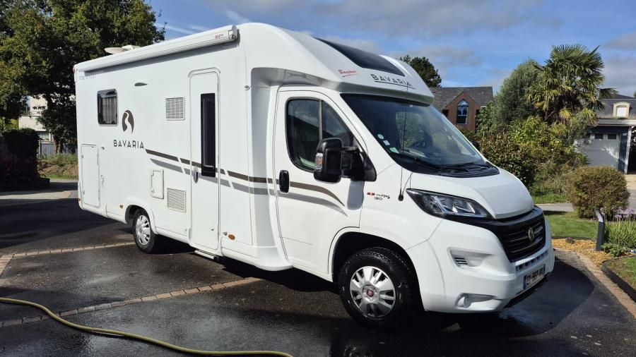 Bavaria Style T 706 c.central e basculante