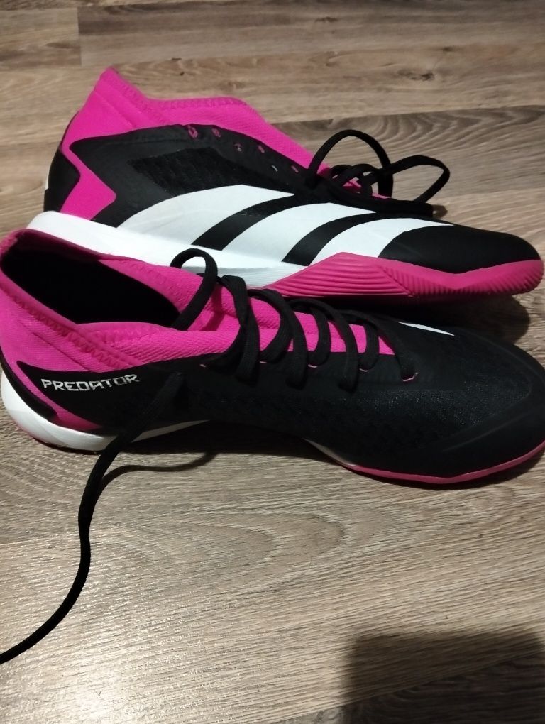 Кросівки Adidas Predator нові