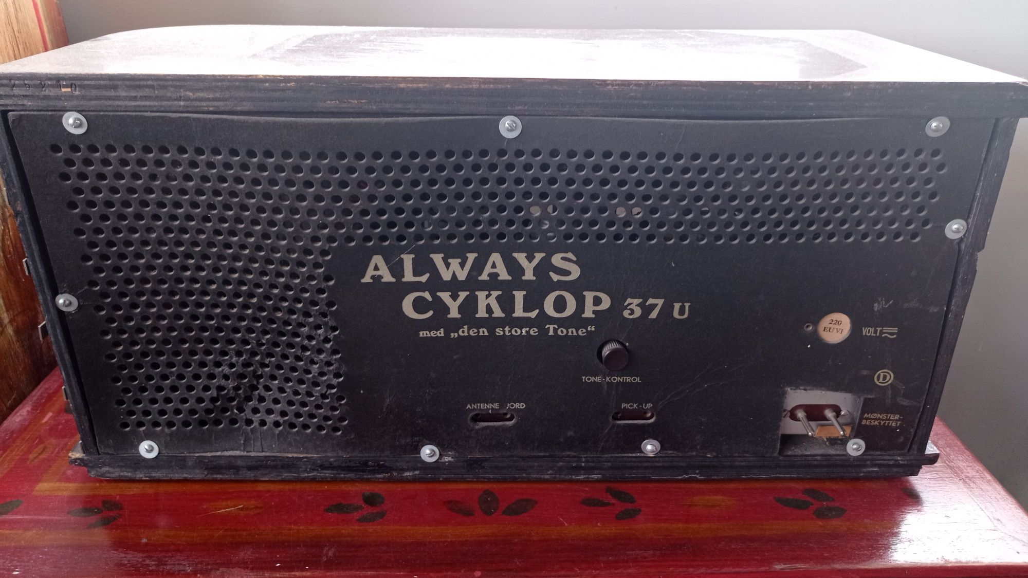 Rádio de Museu Always Cyklop 37u de 1936