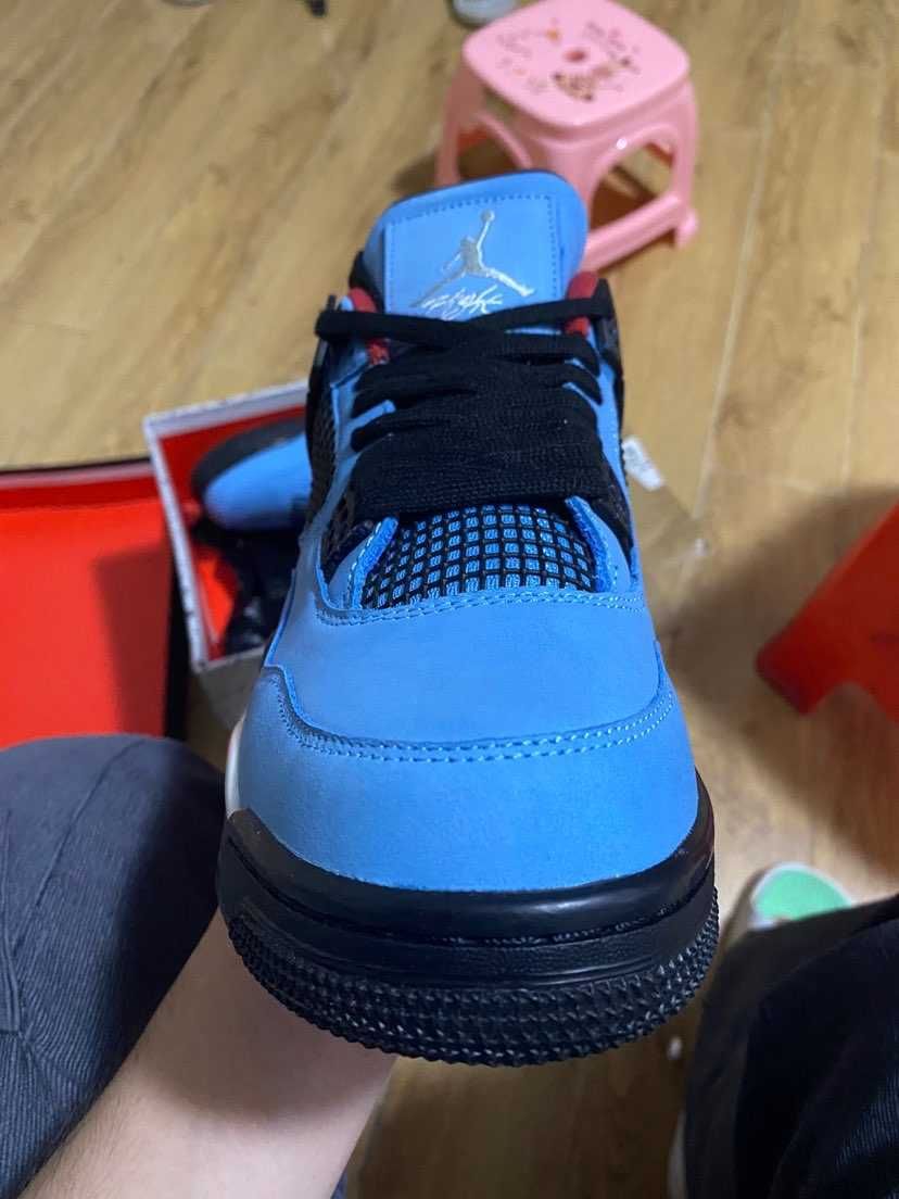 TravisScottCactusJack/ButyJordan4*RetroUnisextrampkiRozmiar.40