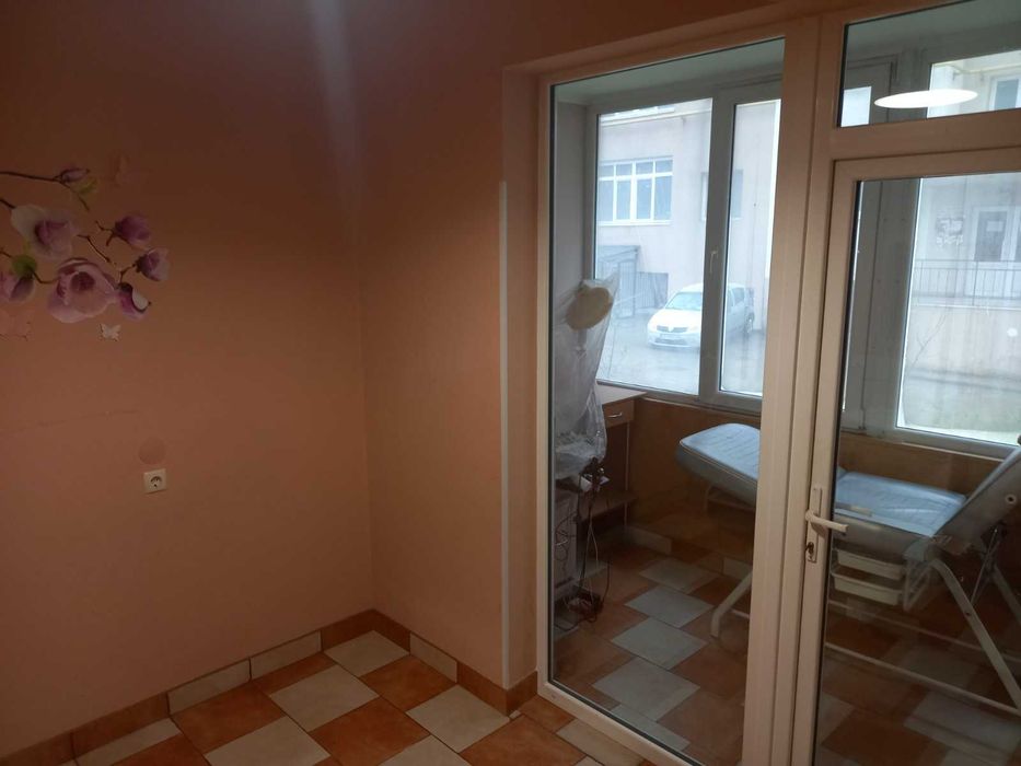 Продаж приміщення 88м2 1/10 м.Чернівці,Проспект