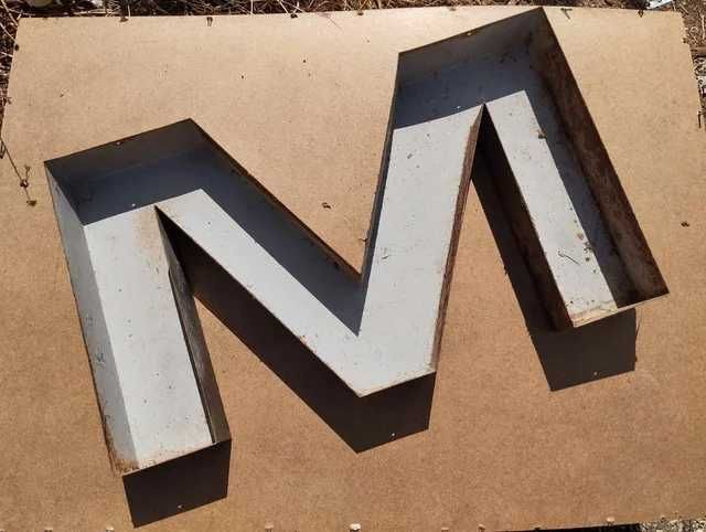 Letras Grandes Monobloco Publicidade