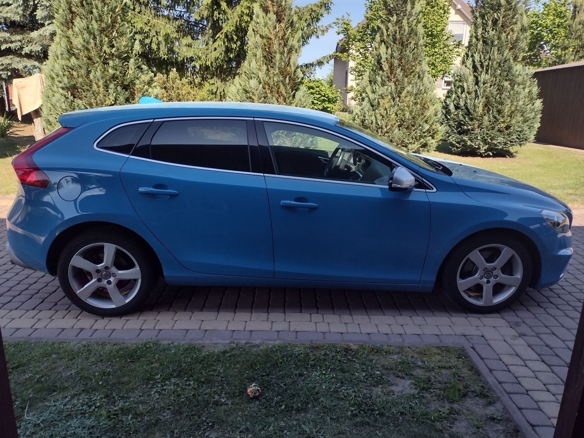 VOLVO V40 R design 2.0 190KM 176 000km w oryginalnym fabrycznym lakier