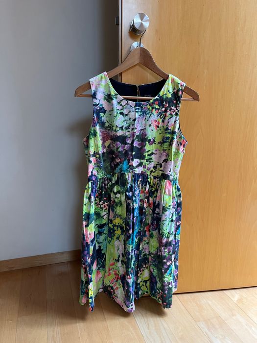 Vestido de padrão floral zara