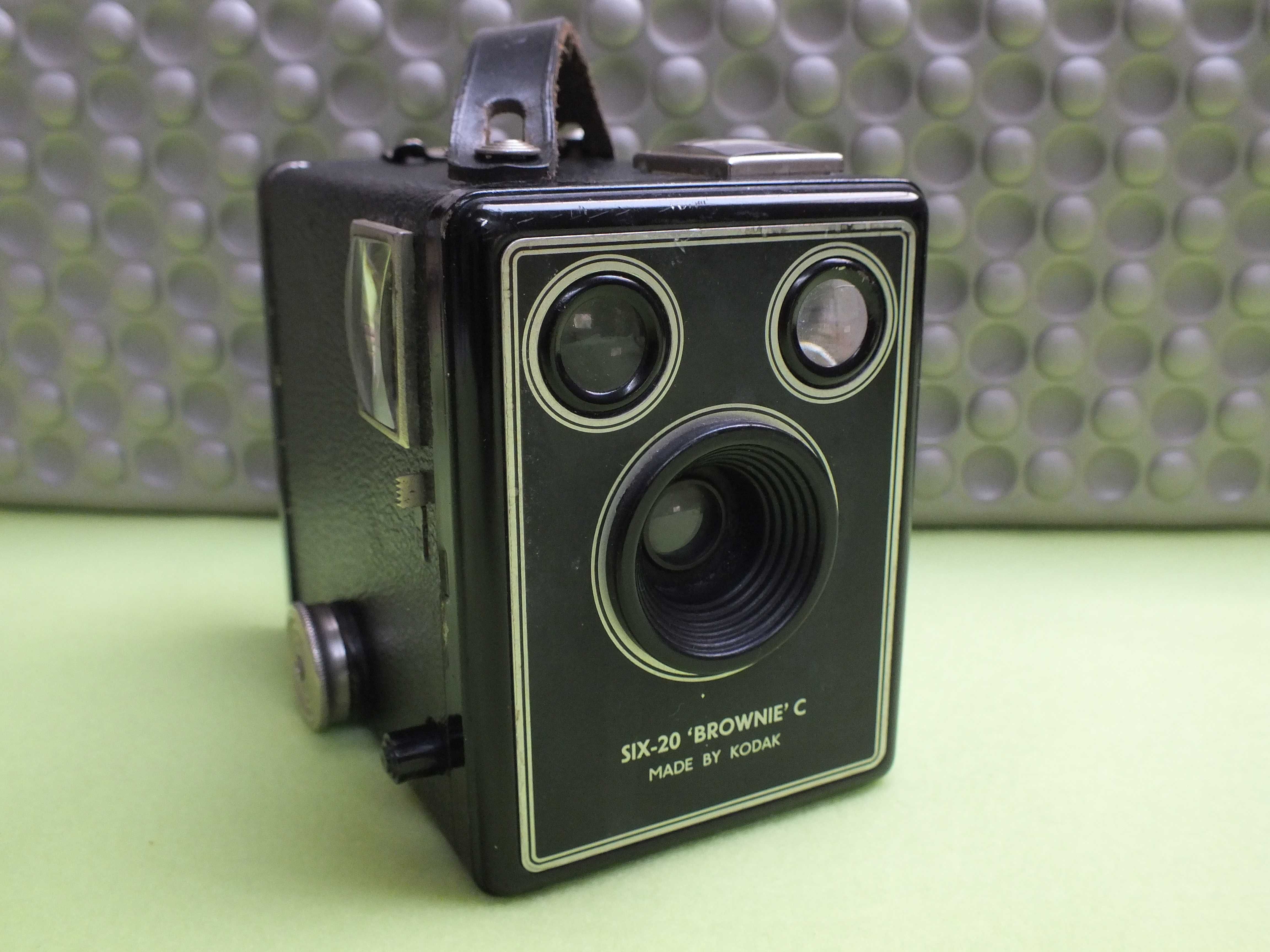 Stary aparat skrzynkowy KODAK SIX -20 BROWNIE C made by Kodak London