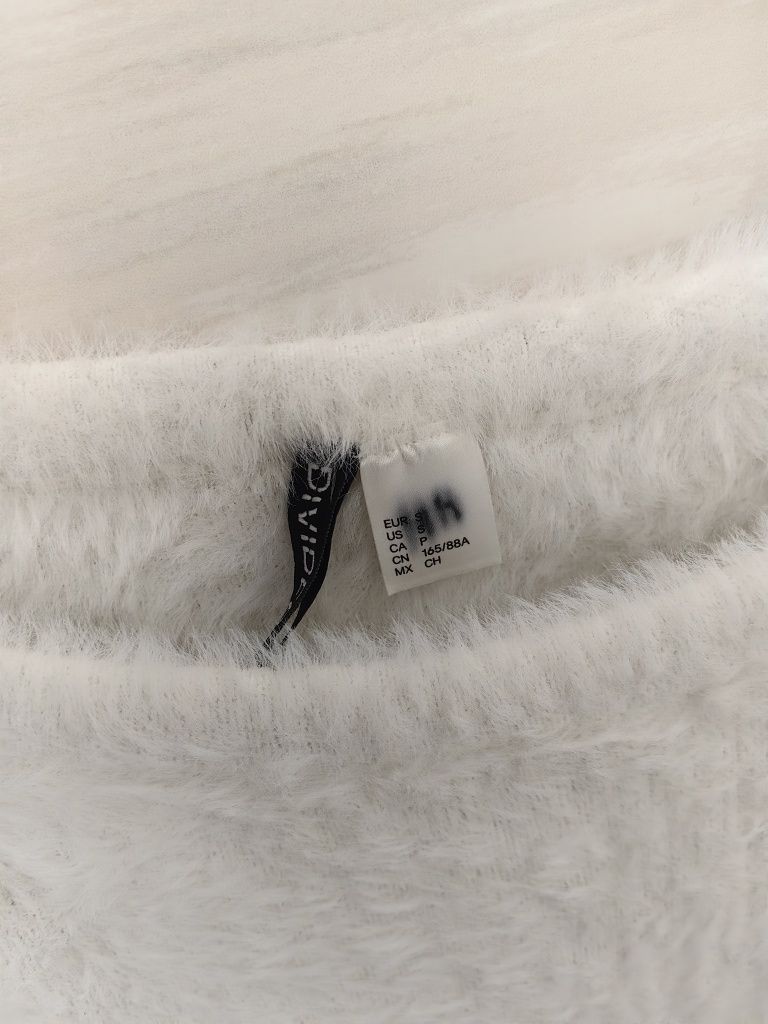 Biały włochaty puszysty sweter sweterek H&M S