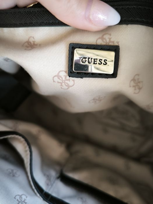 Mala Guess em bom estado