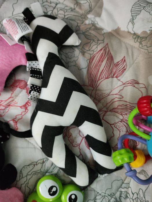 Zestaw zabawek dla niemowlaka pozytywka grzechotka malucha dla dziewcz