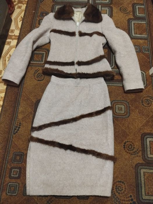 Одяг костюм жіночий. Плаття