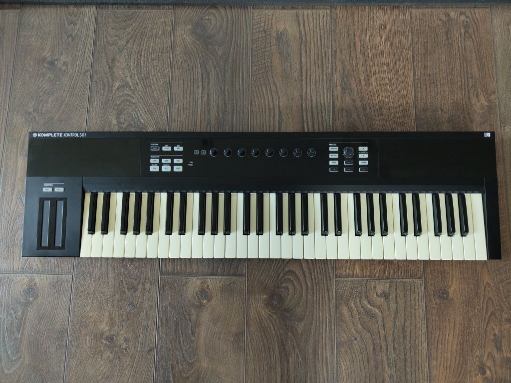 Міді клавіатура Native Instrument Komplete Kontrol S61 mk1