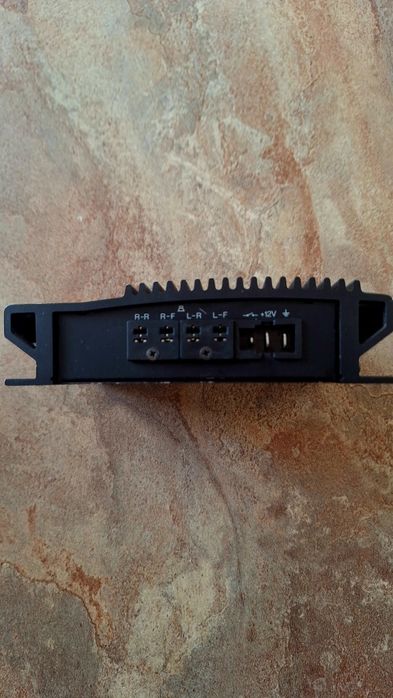 Amplificador Blaupunkt 4x30w