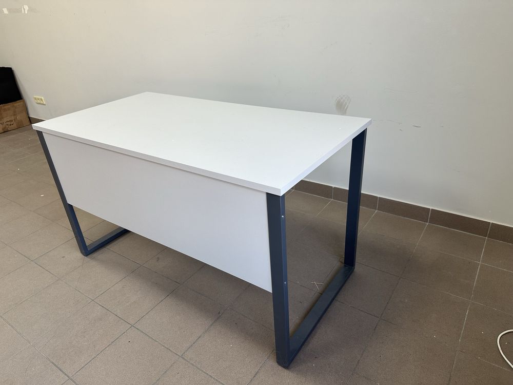 Стіл офісний 140х70х77 см/ Письмовий стіл
