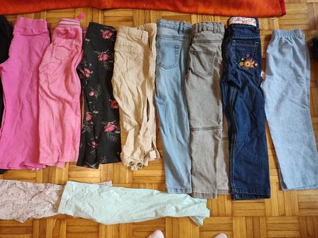 Spodnie 104-110  15szt paka jeansy sztruksy dresy leginsy jesień