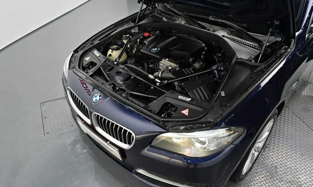 BMW F10 528i xDrive  Steptronic