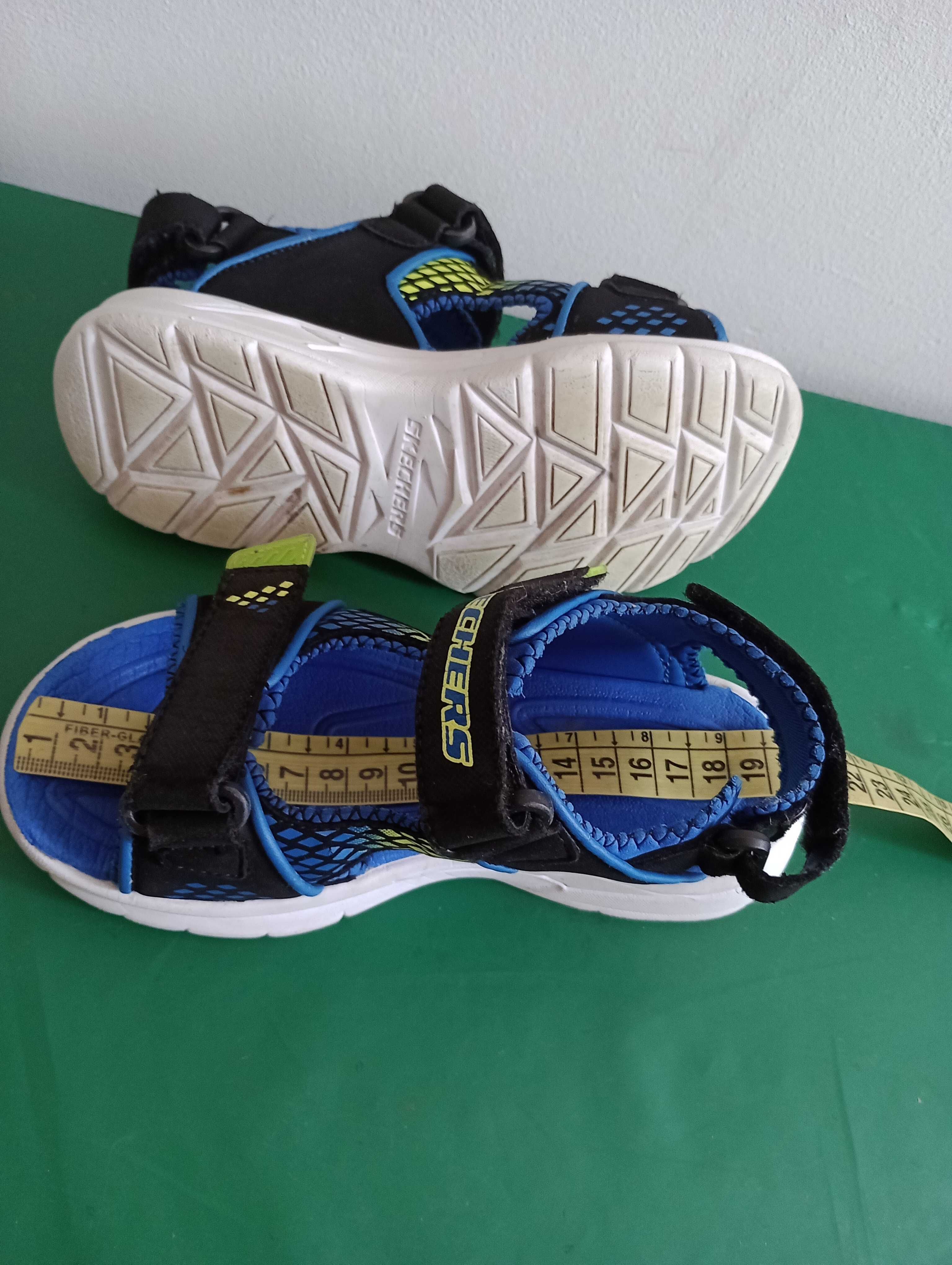 Sandały dziecięce szybkoschnące Skechers rozmiar 30.