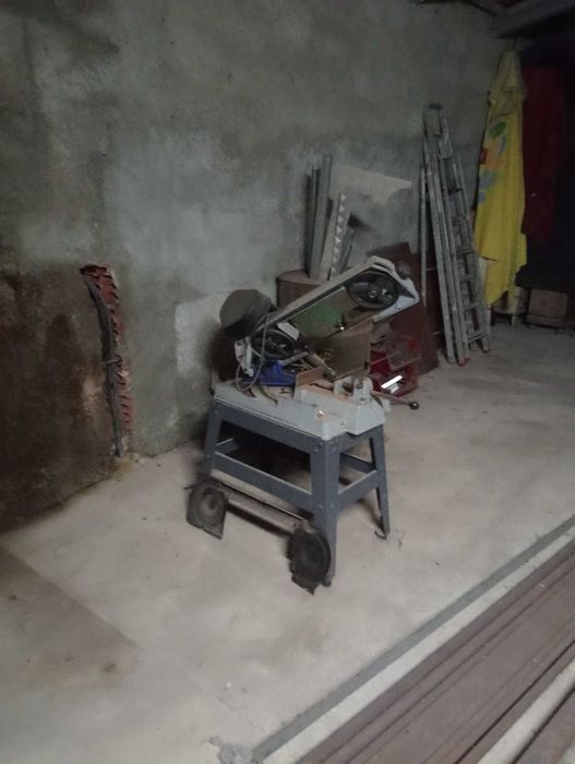 Engenho torre e serrote de fita