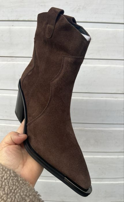 Жіночі шоколадні замшеві ковбойки, чоботи на каблуку, ботинки, козаки