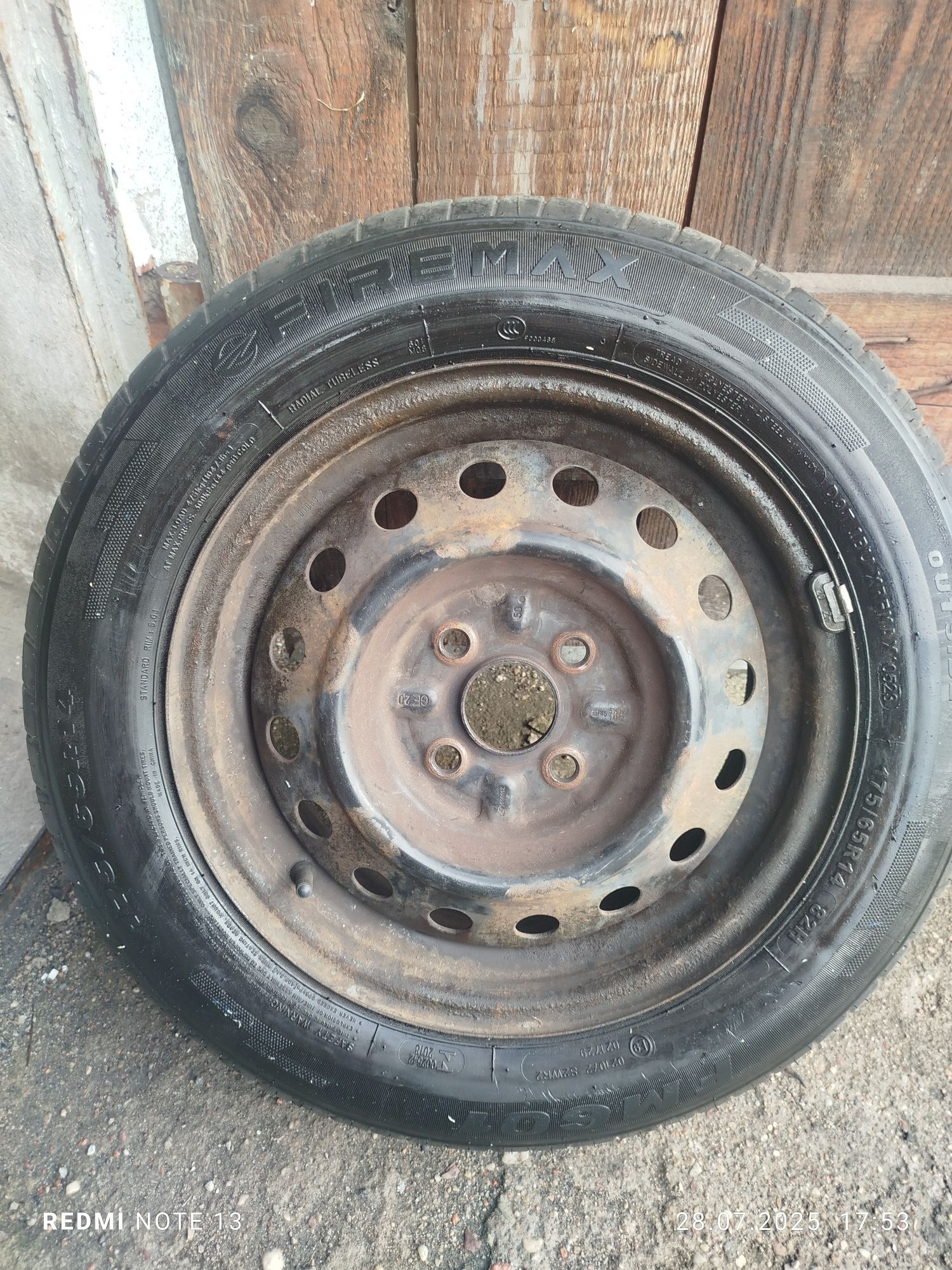 Opony letnie z felgami stalowymi 175/65/14