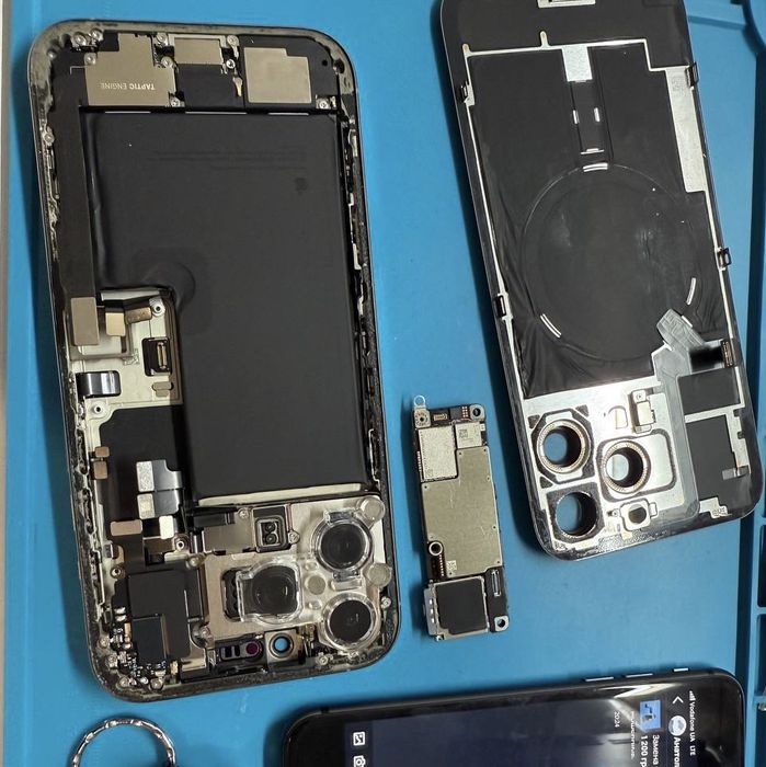 Заміна материнської плати на iphone розблокування icloud