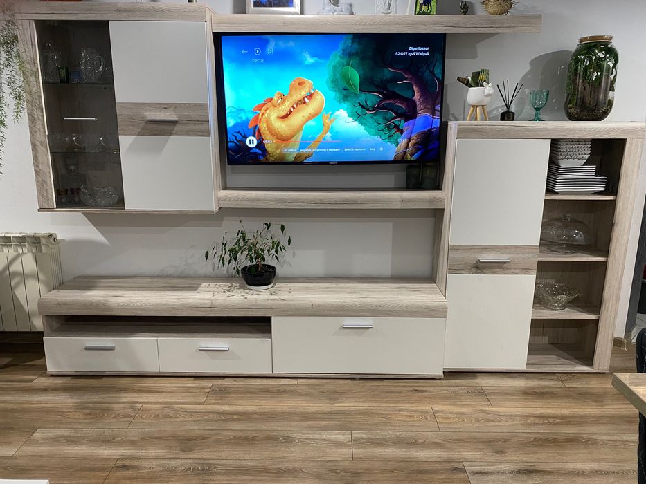 Meble do salonu ze stolem