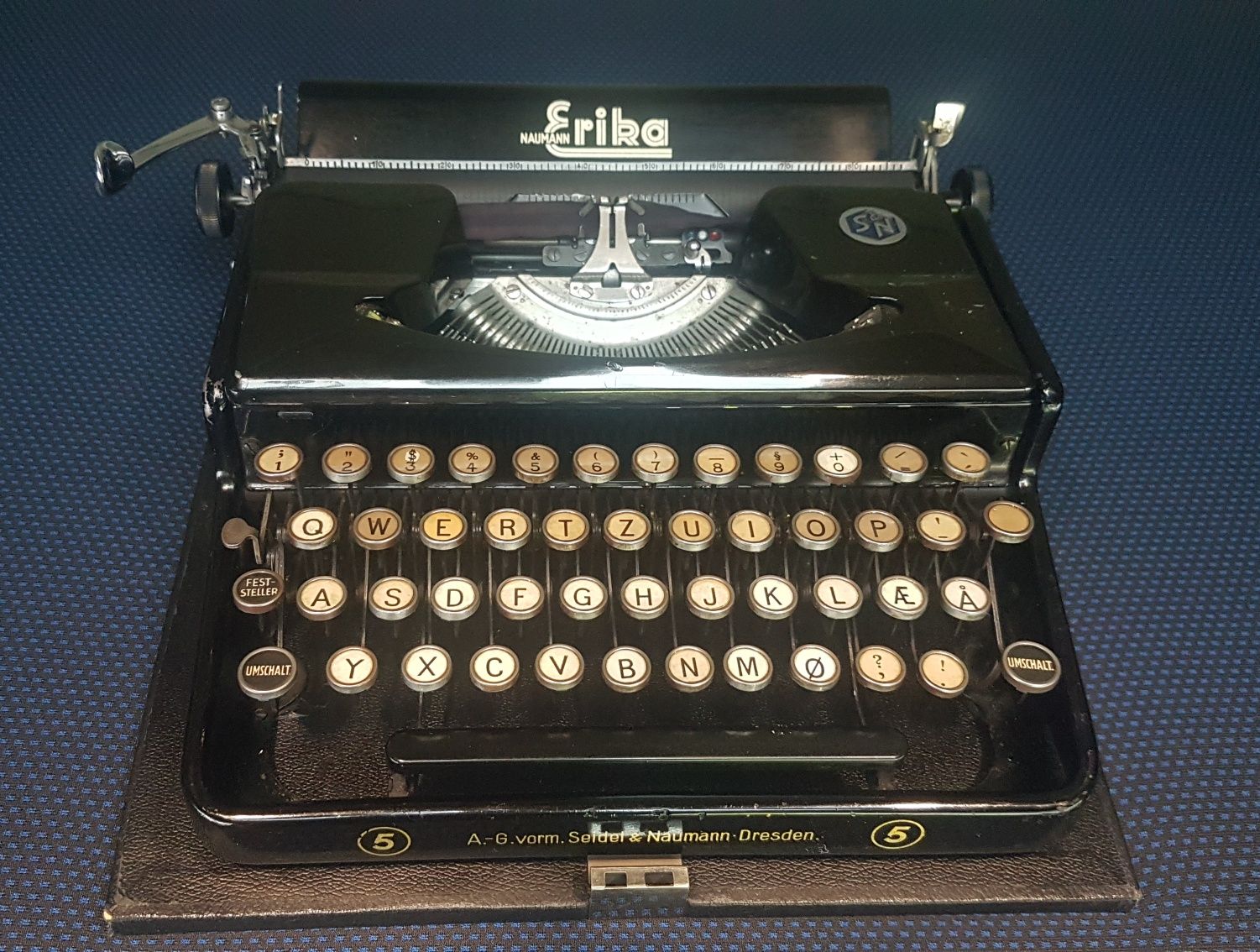 Maszyna do pisania ERIKA NAUMANN