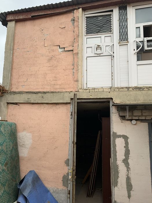 Гараж, приміщення під склад