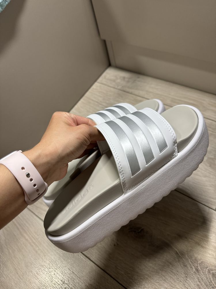 Взуття шльопанці Adidas