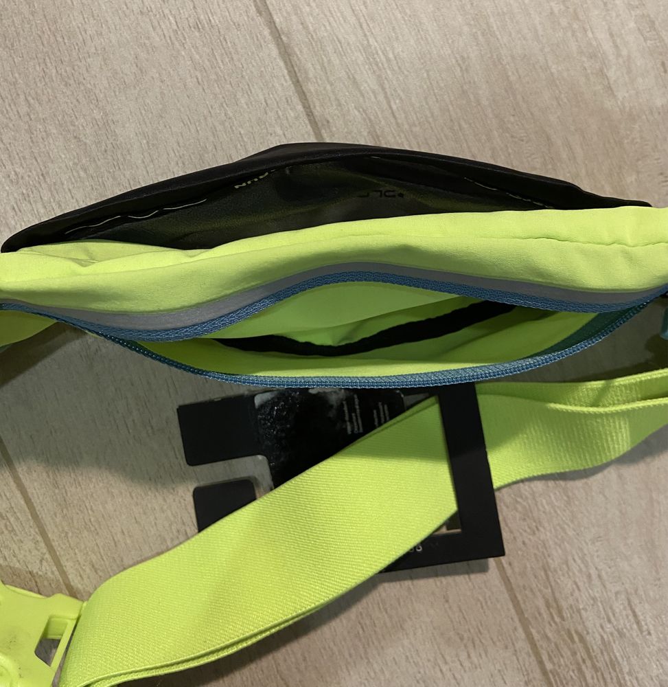 Спортивний ремінь Under Armour Speedpocket Run Belt